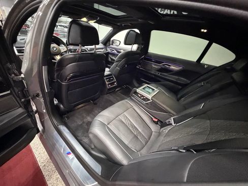 Used 2020 BMW 750i xDrive w/ Luxury Rear Seating Package AWD/4WD image 37