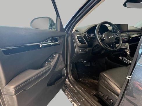 Used 2023 Kia Seltos EX image 18