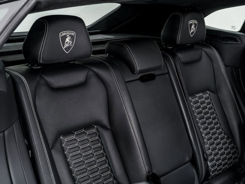 Used 2021 Lamborghini Urus image 36