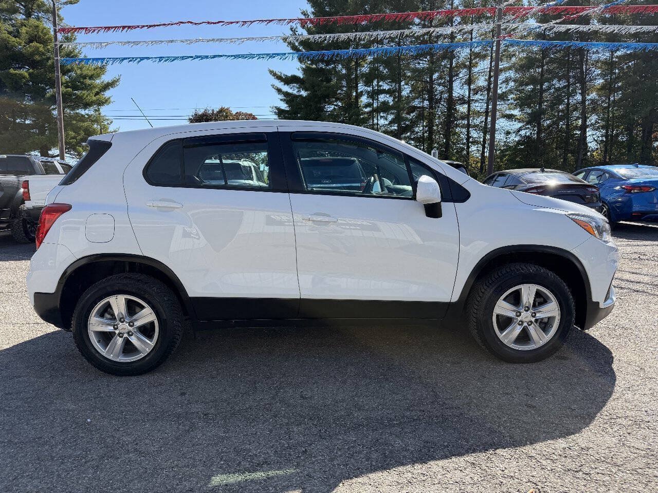 Used 2018 Chevrolet Trax LS AWD/4WD image 3