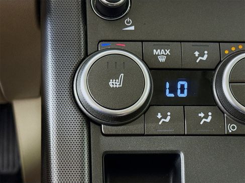 Used 2018 Land Rover Range Rover Evoque SE image 20