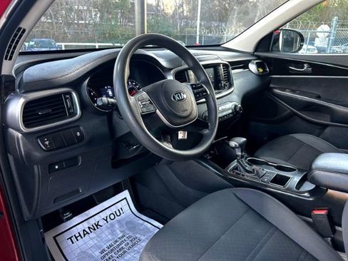 Used 2020 Kia Sorento LX image 12