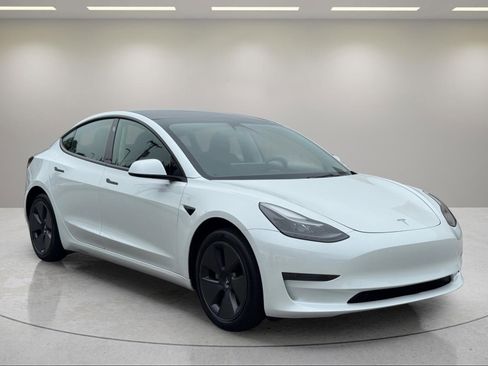 Used 2023 Tesla Model 3 Standard Range RWD image 7