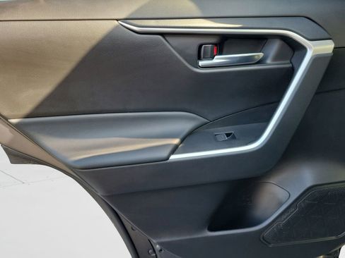 Used 2022 Toyota RAV4 XLE w/ Convenience Package image 13