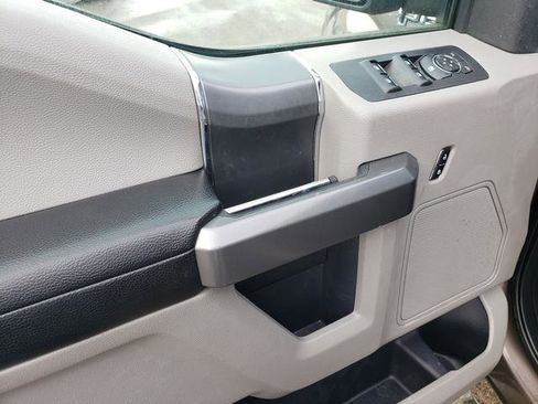 Used 2018 Ford F150 XLT w/ Equipment Group 302A Luxury image 10