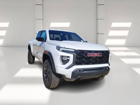 New 2025 GMC Canyon Elevation w/ Convenience Package image 3