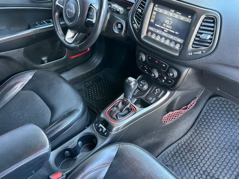 Used 2018 Jeep Compass Trailhawk w/ Cold Weather Group AWD/4WD image 17