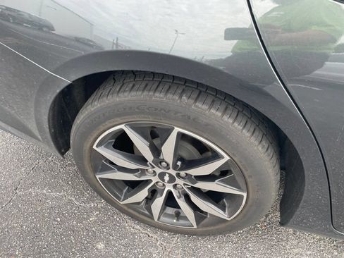 Used 2018 Chevrolet Malibu LT w/ Leather Package FWD image 12