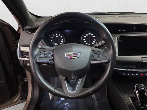 Used 2022 Cadillac XT4 Premium Luxury w/ Technology Package image 18