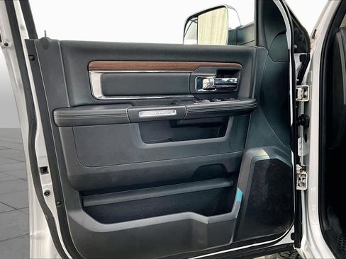 Used 2014 RAM 1500 Laramie AWD/4WD image 21