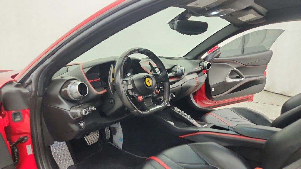 Used 2018 Ferrari 812 Superfast RWD image 29