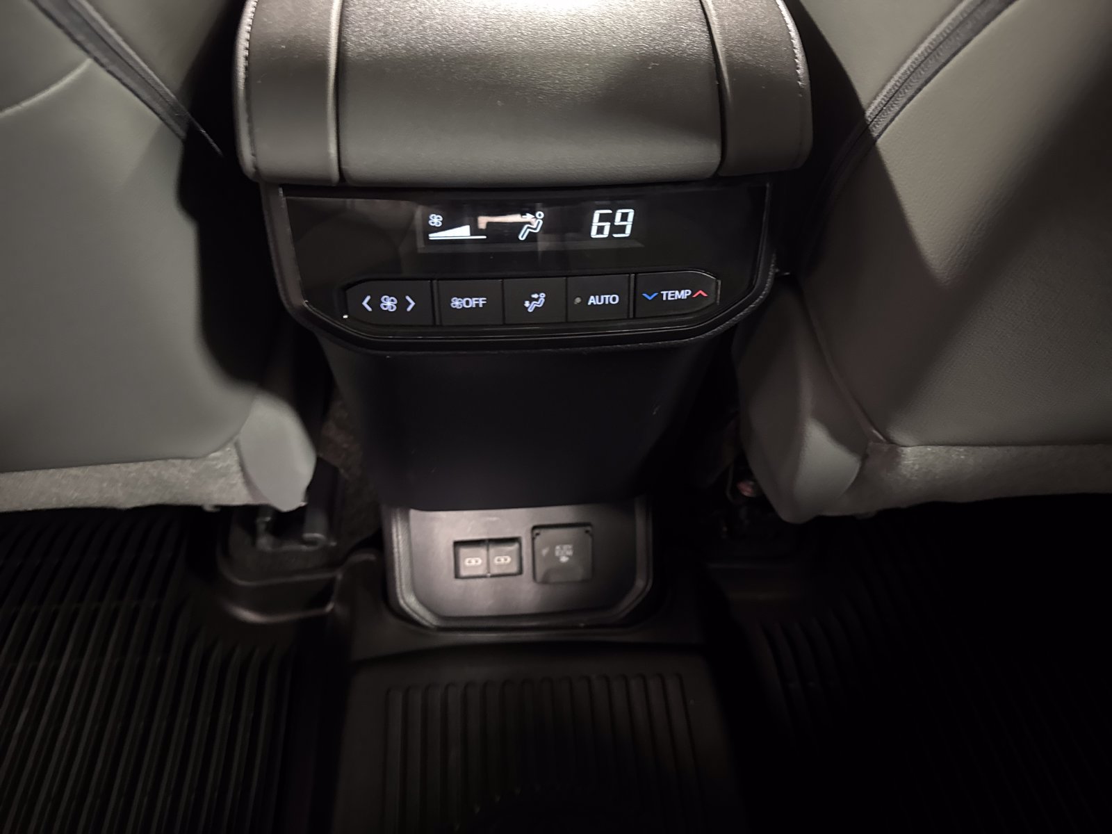 Used 2023 Toyota Highlander Limited AWD/4WD image 22