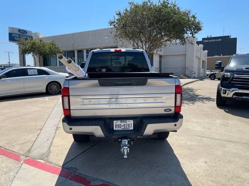 Used 2022 Ford F250 Platinum w/ FX4 Off-Road Package AWD/4WD image 11