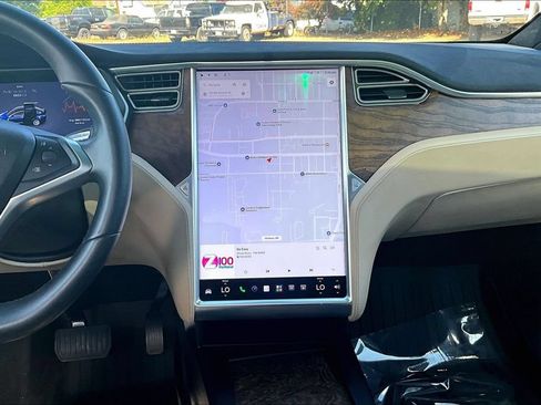 Used 2016 Tesla Model X 90D AWD/4WD image 8