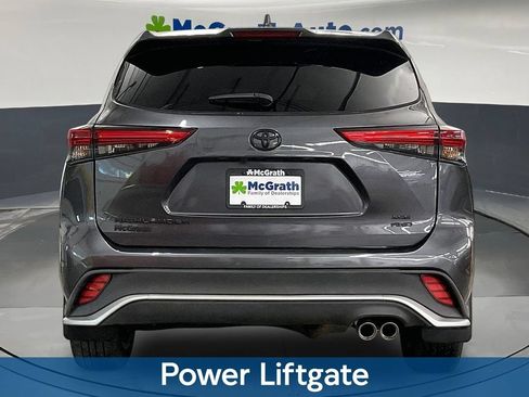 Used 2021 Toyota Highlander XSE AWD/4WD image 7