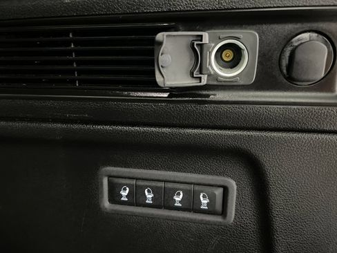 Used 2024 Jeep Wagoneer L Series II RWD image 43