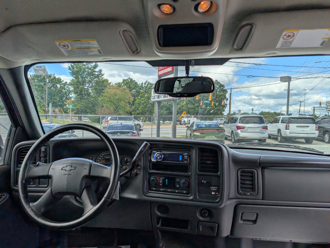 Used 2004 Chevrolet Silverado 2500 LS w/ Skid Plate Package AWD/4WD image 18
