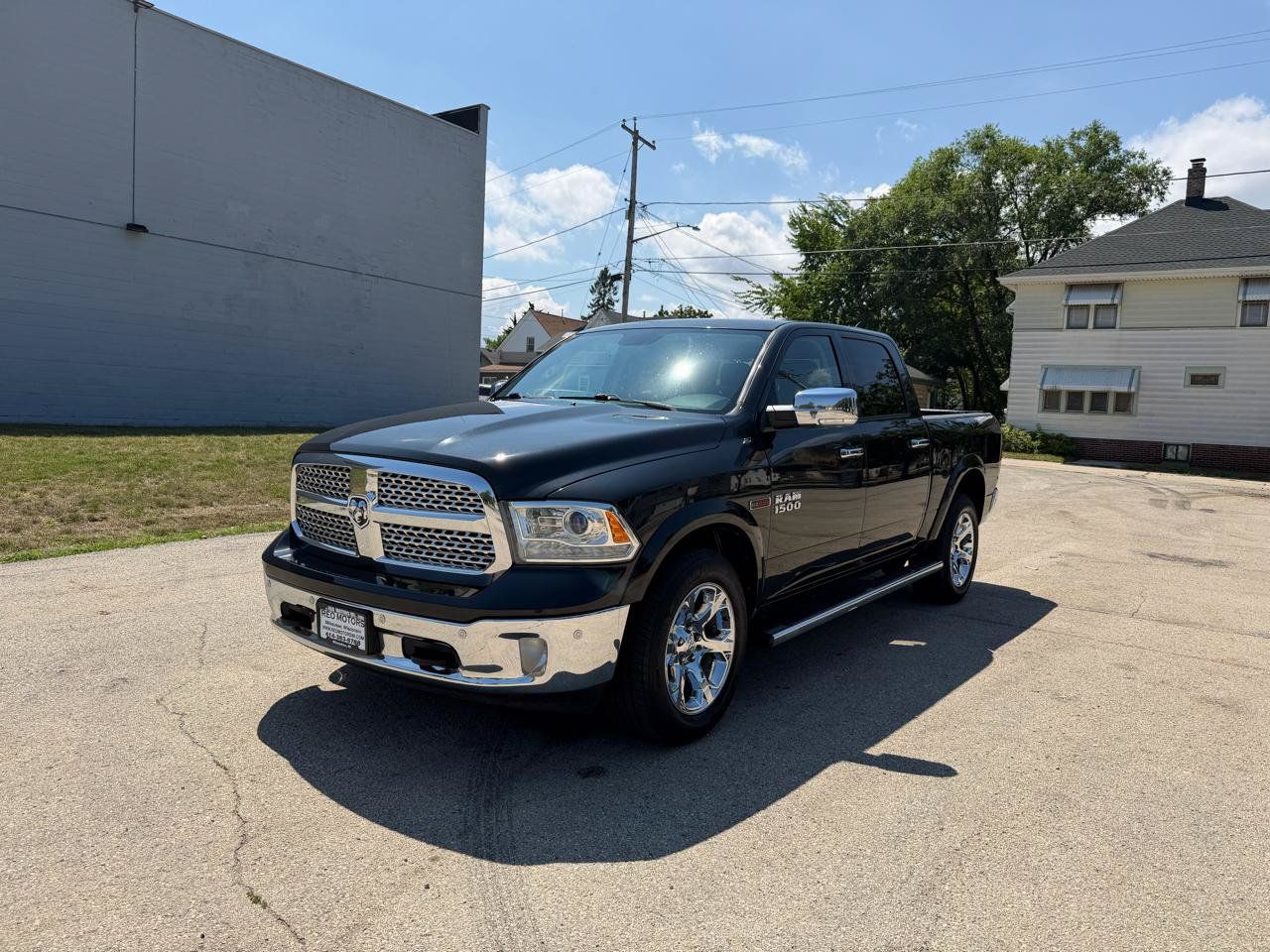 Used 2018 RAM 1500 Laramie w/ Convenience Group AWD/4WD image 3