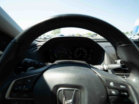 Used 2021 Honda Accord Touring image 15