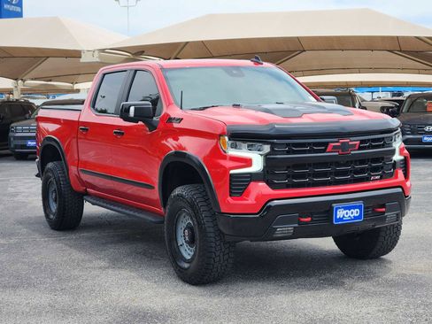 Used 2022 Chevrolet Silverado 1500 LT Trail Boss w/ LT Trail Boss Premium Package AWD/4WD image 3