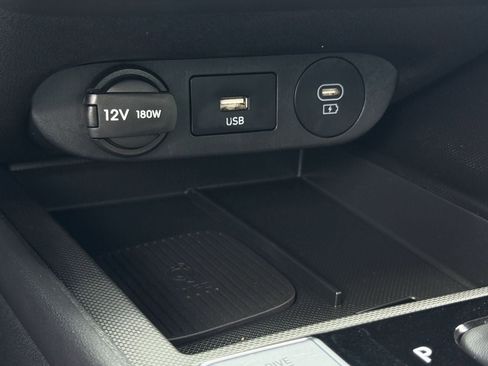 Used 2024 Hyundai Elantra Limited FWD image 21
