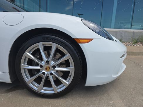 Used 2020 Porsche 718 Boxster RWD image 11