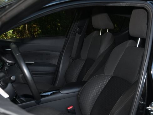 Used 2022 Toyota C-HR Nightshade FWD image 11