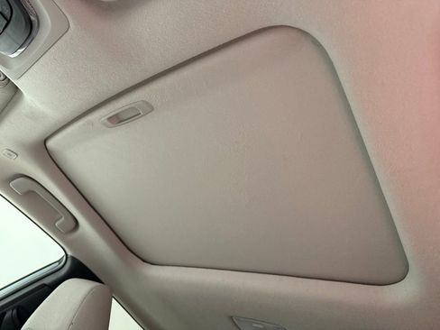 Certified 2023 Toyota Corolla Cross LE w/ Moonroof Package image 19