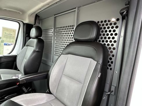 Used 2024 RAM ProMaster 2500 w/ Convenience Group FWD image 27
