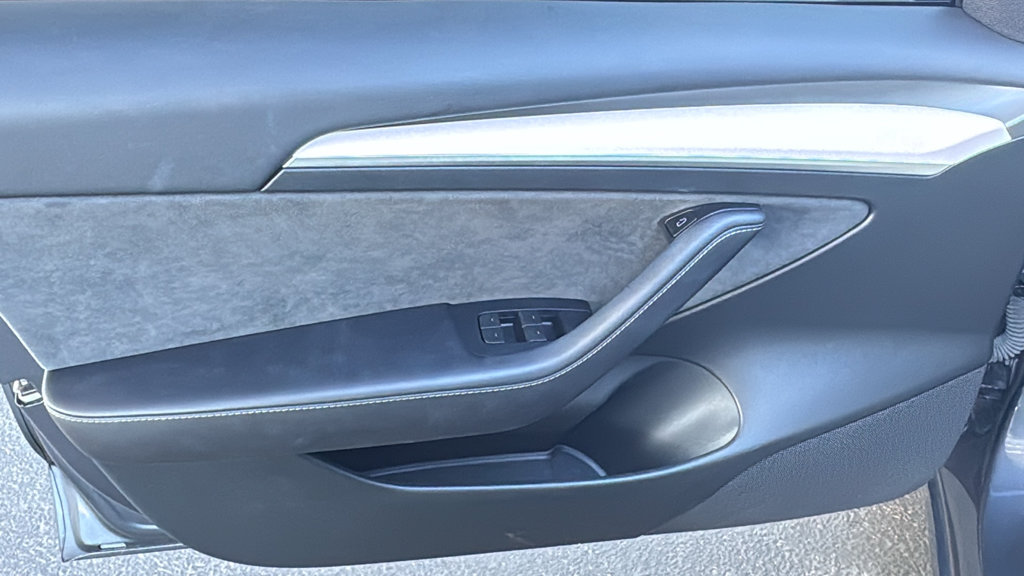 Used 2023 Tesla Model 3 Standard Range RWD image 17