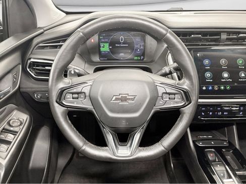 Used 2023 Chevrolet Bolt EUV LT w/ Comfort Package FWD image 9
