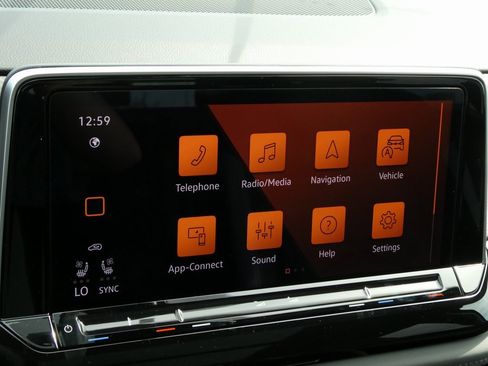 New 2025 Volkswagen Atlas Peak Edition SE image 6