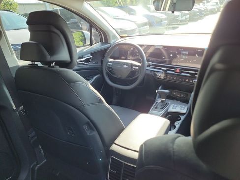 New 2026 Kia Sportage SX FWD image 13