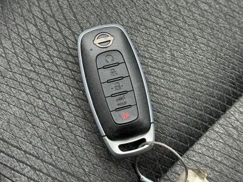Used 2025 Nissan Rogue SV FWD image 23