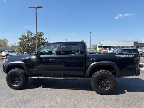 Used 2020 Toyota Tacoma TRD Off-Road image 9