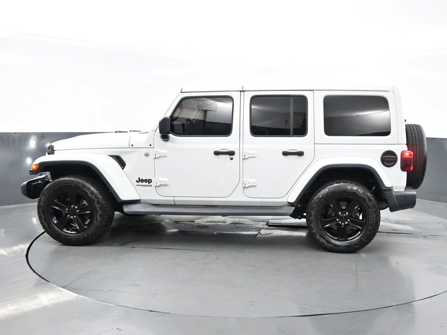 Used 2020 Jeep Wrangler Unlimited Sahara AWD/4WD image 4