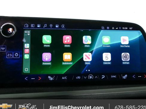 Certified 2025 Chevrolet Traverse LT FWD image 16