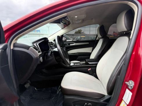 Used 2020 Ford Fusion SE w/ Equipment Group 151A FWD image 14