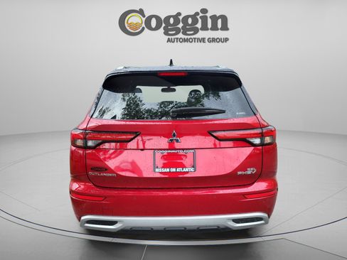 Used 2023 Mitsubishi Outlander SEL AWD/4WD image 3