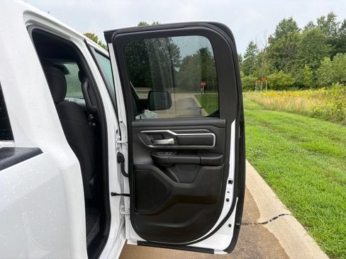 Used 2025 RAM 1500 Big Horn AWD/4WD image 33