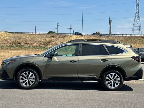 Used 2022 Subaru Outback Premium AWD/4WD image 6