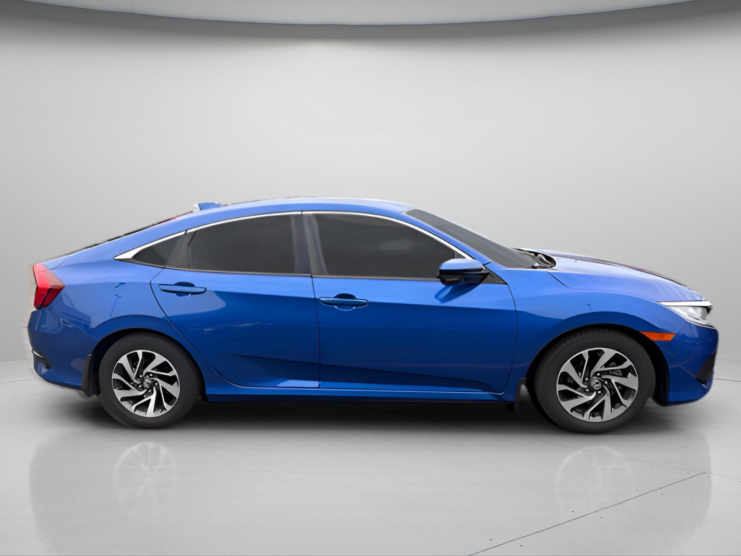 Used 2018 Honda Civic EX image 5