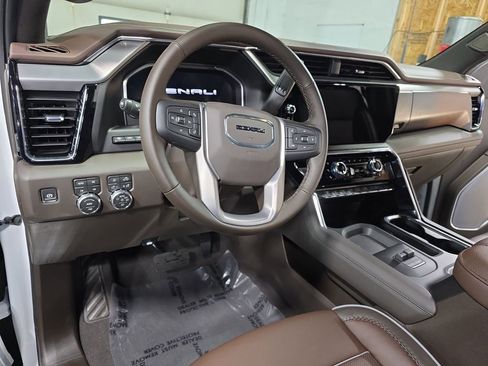 New 2026 GMC Sierra 3500 Denali AWD/4WD image 15