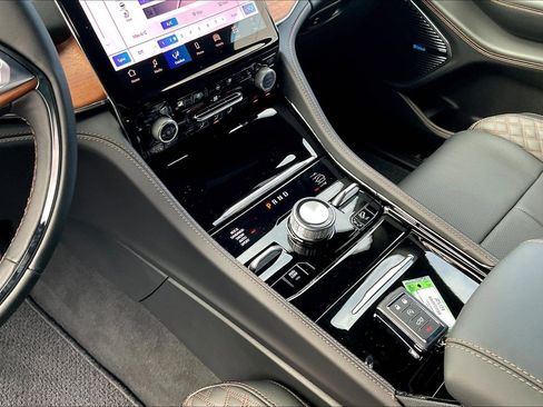 New 2025 Jeep Grand Cherokee L Summit image 8