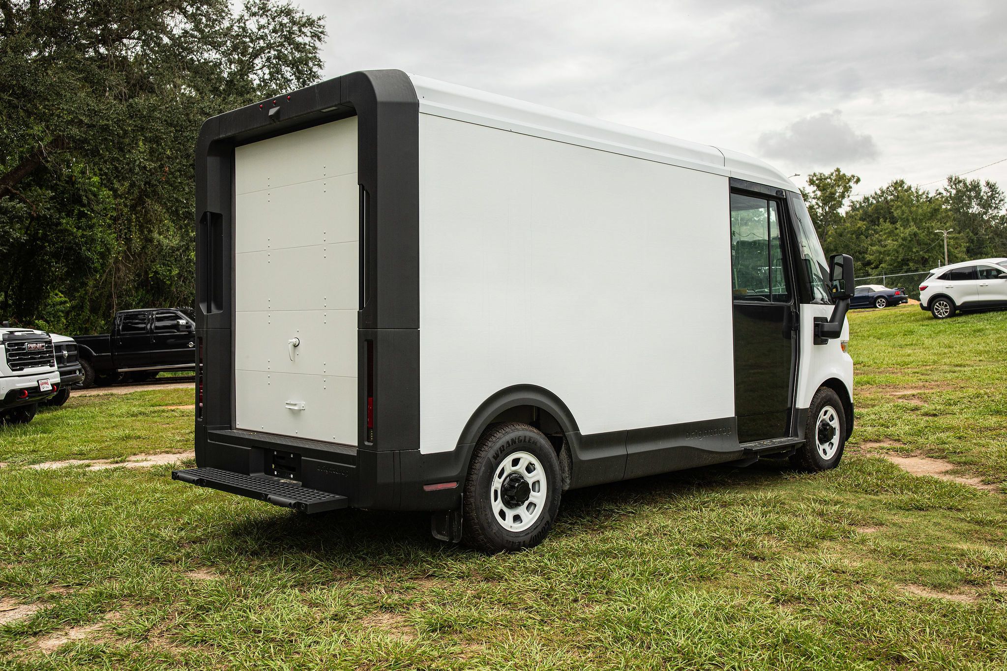 Used 2024 Chevrolet Brightdrop 400 w/ Commercial Equipment Package AWD/4WD image 6