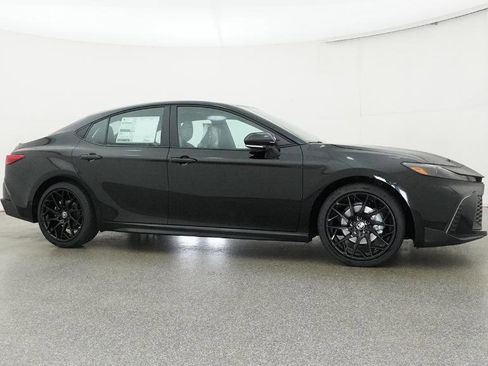 Used 2026 Toyota Camry SE image 31