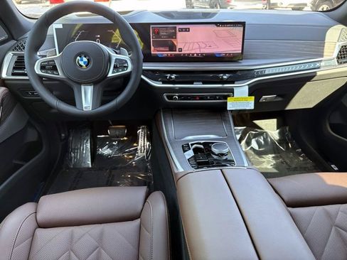 New 2026 BMW X5 xDrive40i w/ M Sport Package AWD/4WD image 17