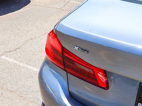 Used 2020 BMW 530e xDrive AWD/4WD image 7