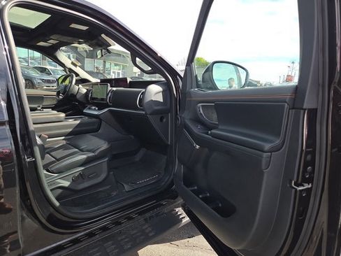 Used 2025 Ford Expedition Tremor AWD/4WD image 13