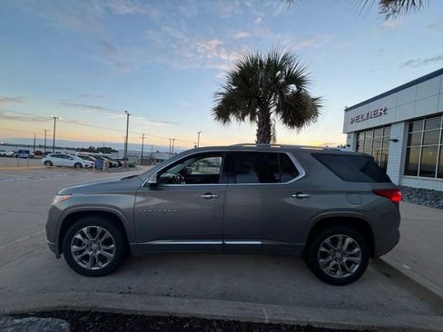 Used 2018 Chevrolet Traverse Premier w/ Driver Confidence II Package FWD image 7